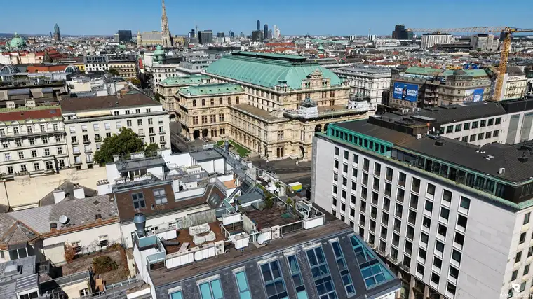 TWO ICONS. ONE VIEW. Penthouse mit Blick auf Staatsoper &amp; Stephansdom – Sauna &amp; Garage