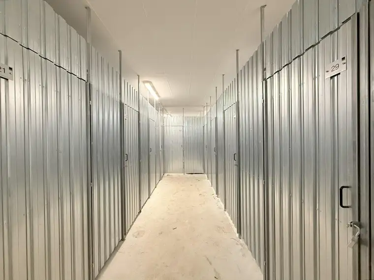 OHNE Provision &amp; Kaution! Altmannsdorfer Str 86-88: 32 m² Lagerraum in bester Lage: direkt per Auto + U6 und Straßenbahn in der Nähe!