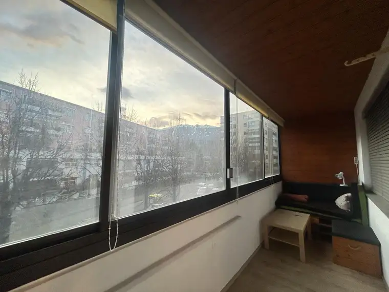 Helle, ruhige 2-Zimmer Eigentumswohnung mit verglaster Loggia in Neu-Rum