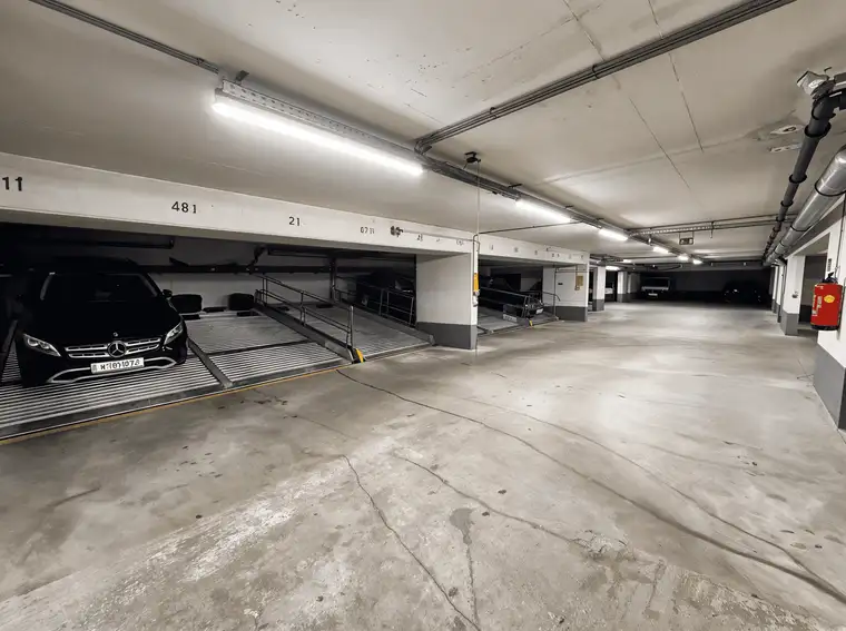 Provisionsfrei: Garagenstellplatz in zentraler Lage bei Wilhelminenstraße mieten
