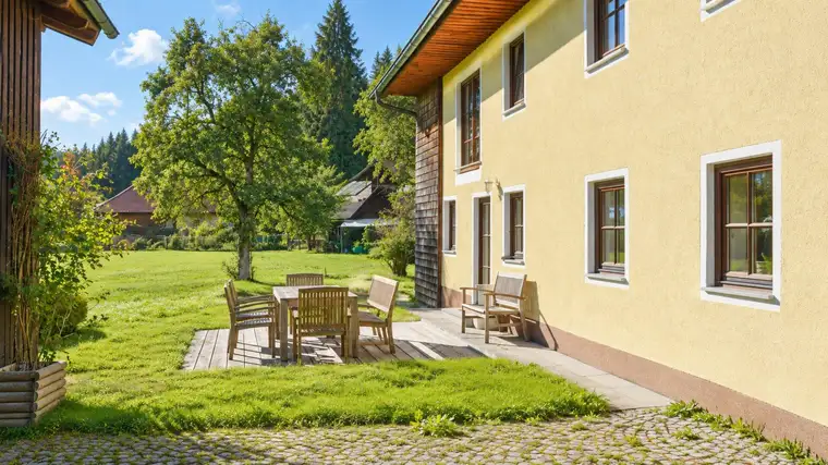 Raum, Ruhe und Natur pur – Ein Familienhaus mit eigener Sauna und großem Grundstück