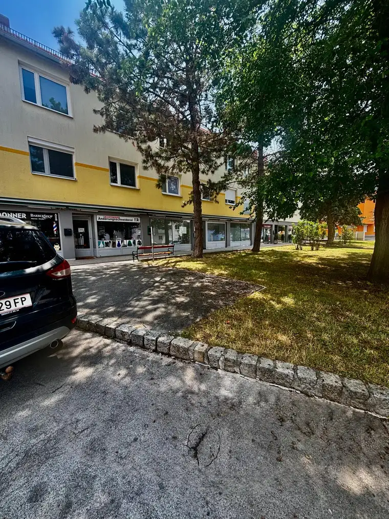 branchenfreies und provisionsfreies Geschäftslokal 132 m² nahe Flughafen Schwechat