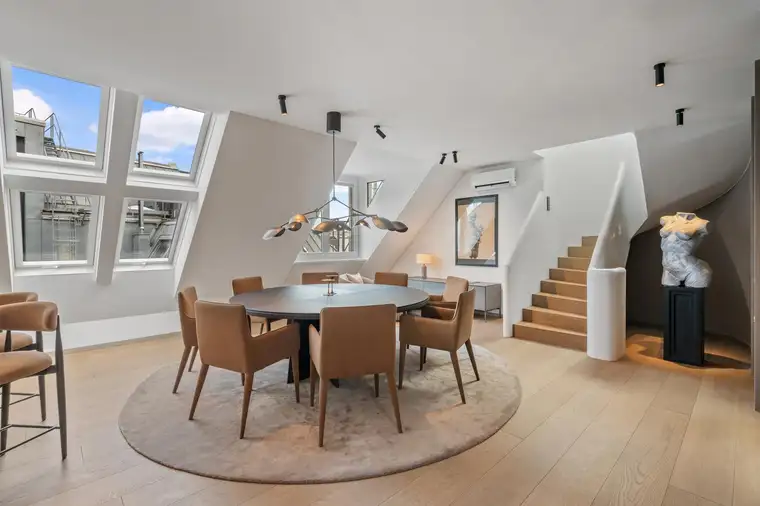 CROWND Estates