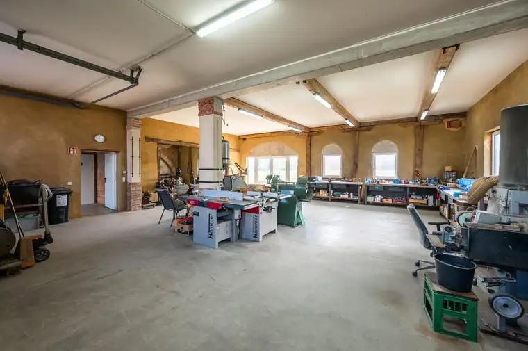 Firmengebäude für vielseitige Nutzung! 1238m² Grundstück