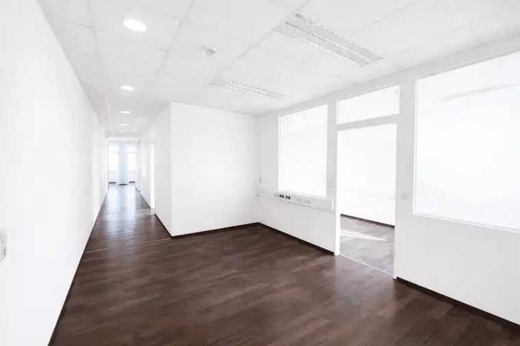 Repräsentatives Büro mit Aussicht - 128 m², modern &amp; kurzfristig beziehbar