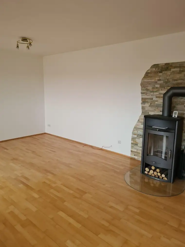 3 Zimmer Dachgeschosswohnung (93m²) mit Balkon
