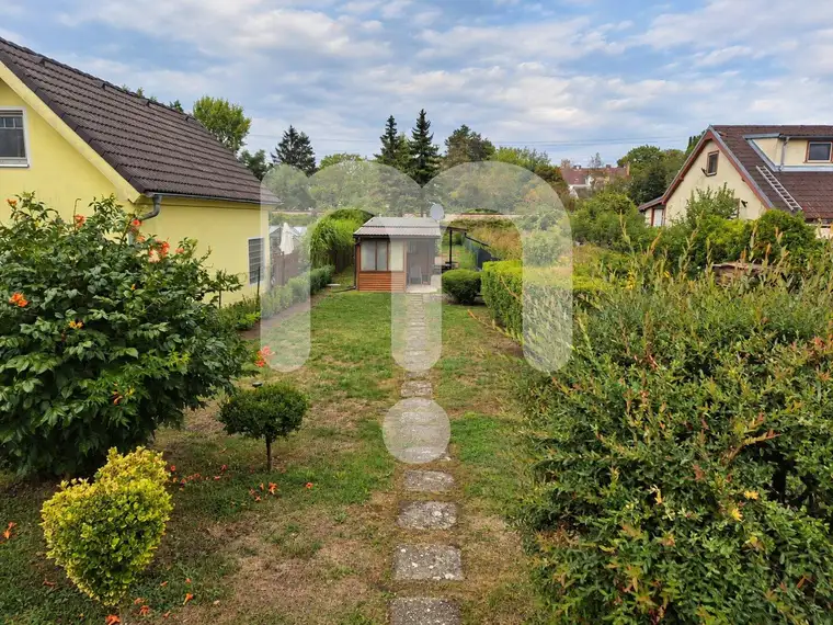 EIGENGRUND! 486 m² Kleingartengrundstück in Stockerau mit Mobilheim – sofort nutzbar