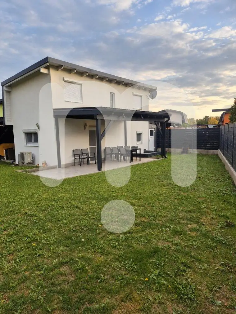 EIGENGRUND | gepflegtes Kleingartenhaus mit 5 Zimmern, Garten &amp; Doppel-Carport in Stockerau