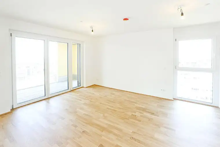 WESTSEITIGE ECKWOHNUNG MIT ABENDSONNE UND PRIVATEM BALKON IN ZENTRALER LAGE