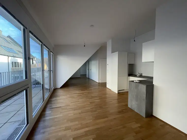 Wohnen und entspannen: 2 Zimmer mit idyllischer Terrasse mit hervorragender Anbindung