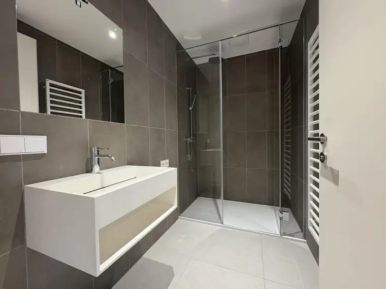 AB SEPTEMBER: DANUBE VIEW I Exklusive 2 Zimmer Wohnung mit Terrasse