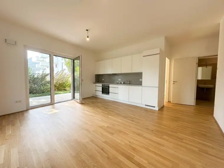 AB SEPTEMBER: HIRSCHFELD – Neuwertige 4-Zimmer-Gartenwohnung mit Terrasse