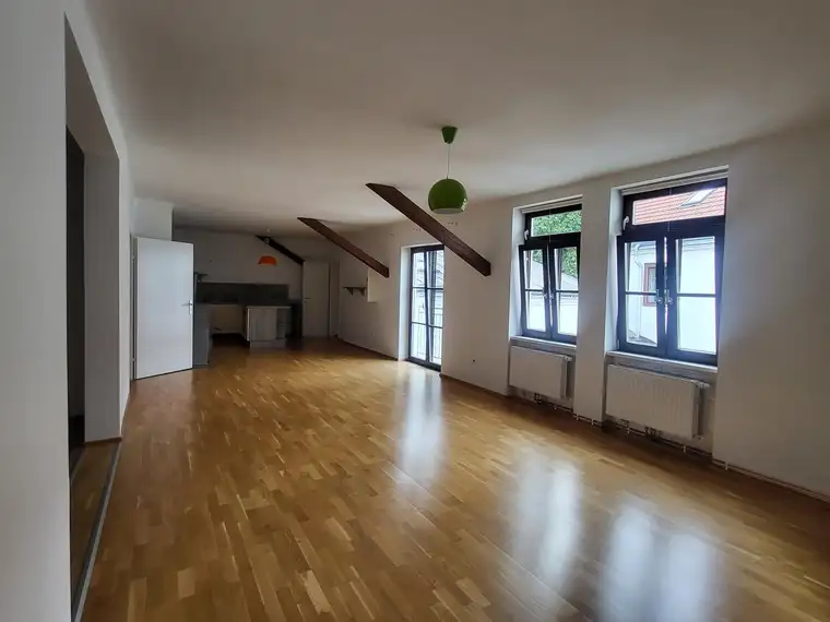 Modernes Arbeiten in historischem Ambiente auf 102 m2