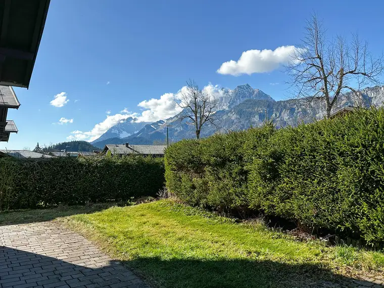 Sonniges Baugrundstück mit Kaiser &amp; Hornblick