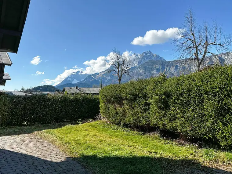 Sonniges Baugrundstück mit Kaiser &amp; Hornblick