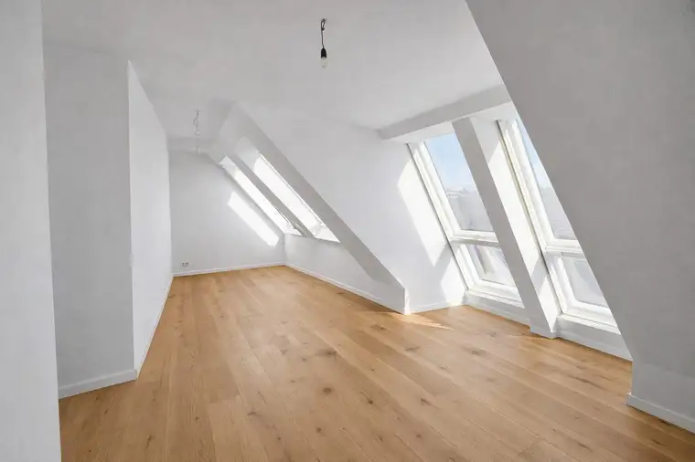 Exklusive 3-Zi-DG-Wohnung mit Balkon &amp; Terrasse in 1120 Wien – vollsaniert &amp; modern!