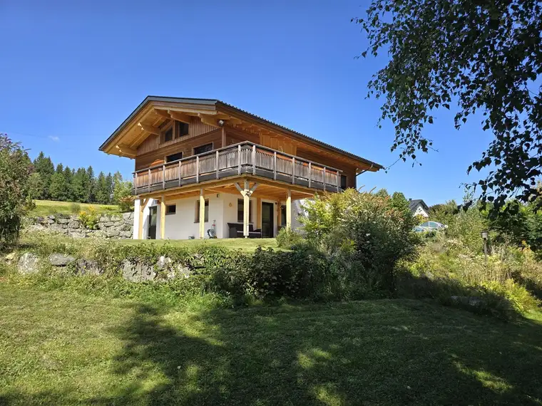 Chalet-Feeling mit schönem Ausblick – neuwertiges Qualitätshaus - Provisionsfrei von Privat!