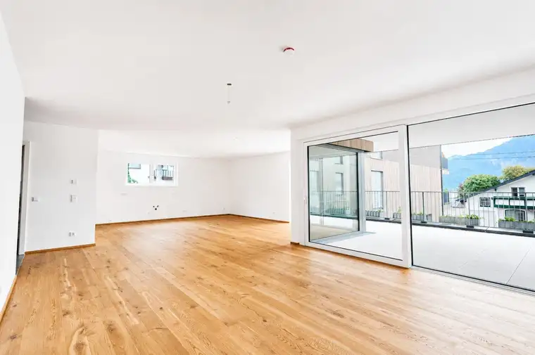 Provisionsfrei! 125 m² Gartenwohnung mit See- und Traunsteinblick - 150 m bis zum See!