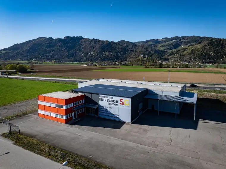 Modernisierte Industrielagerhalle mit Büro an A2