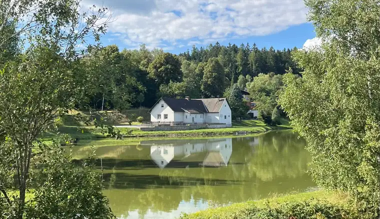 Haus mit Potenzial in idyllischer Lage mit großer Garage