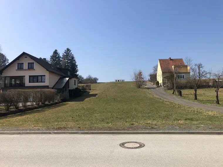 ruhiges und zentral gelegenes, aufgeschlossenes Baugrundstück