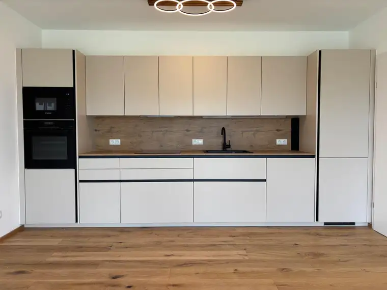 Neubau-Erstbezug in Bad Radkersburg: hochwertige 3-Zimmer-Neubauwohnung mit Küche, Balkon, Carport und Klimaanlage