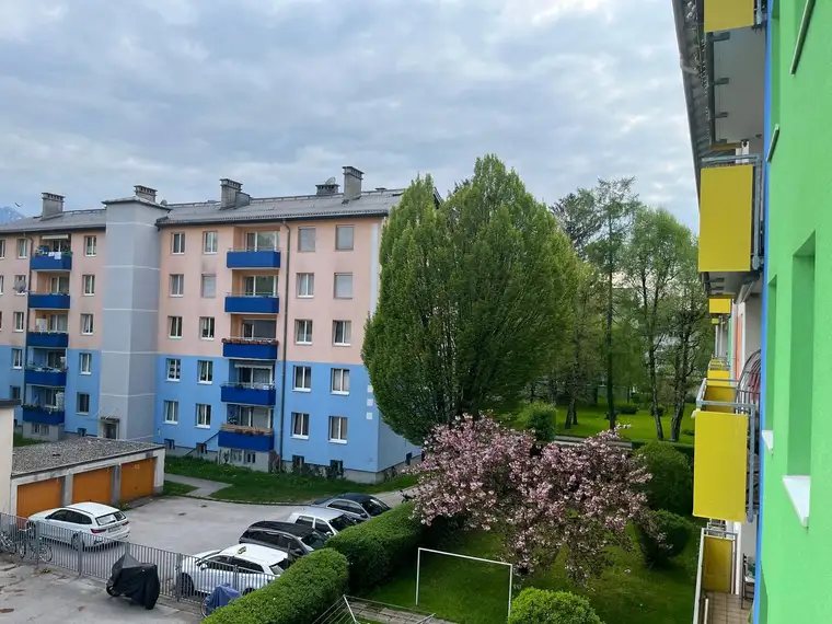 Sonnige 2 Zimmer-Wohnung mit Loggia in der Herrnau