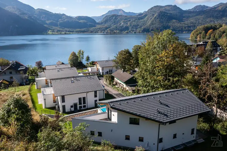 Luxus Pur am Mondsee | Einfamilienhaus mit Pool, Garten und privatem Seezugang!