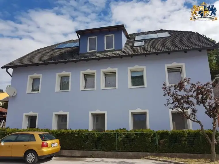 Großes Zweifamilienhaus in Pottenstein