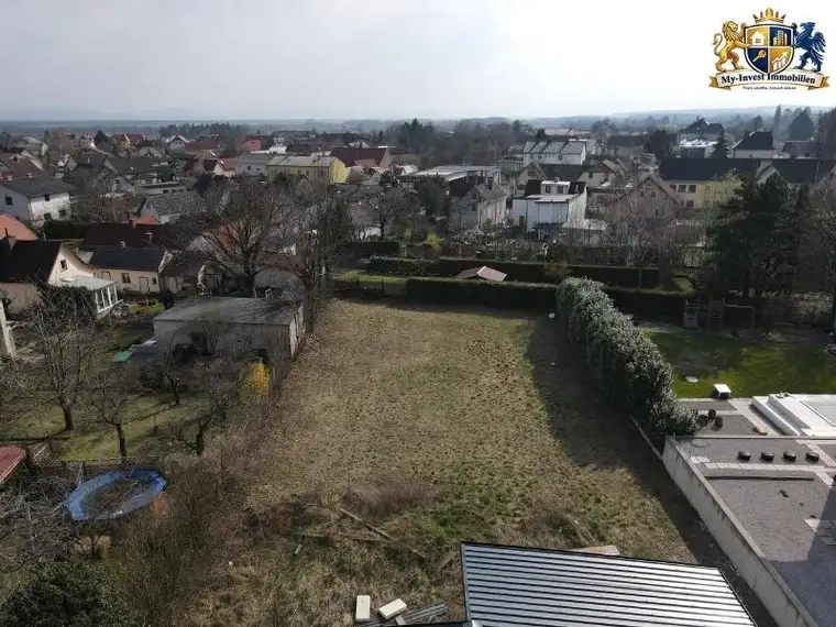 Ruhiges sehr großes Grundstück