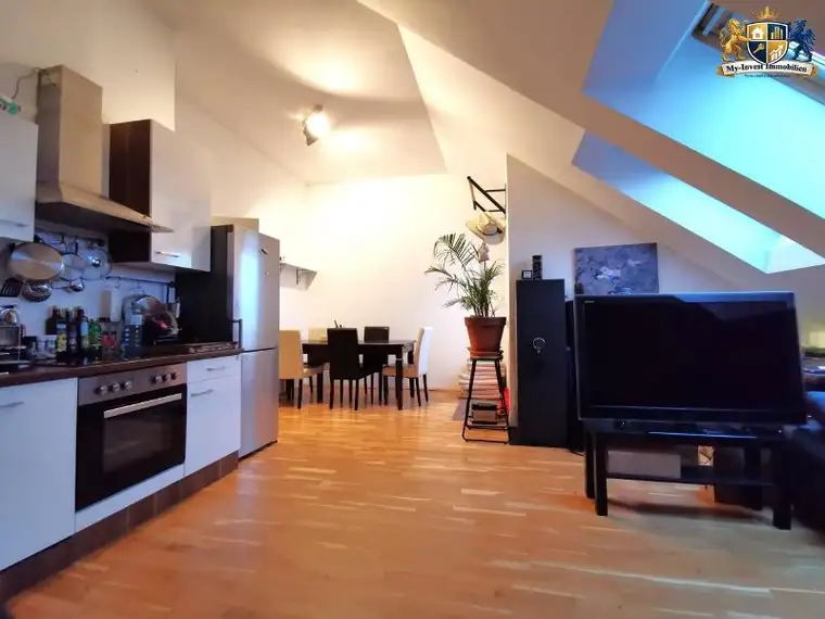 Sehr schöne 3 Zimmer DG Wohnung mit 87m²