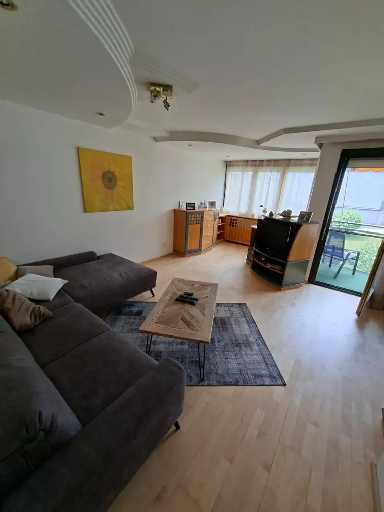 Helle und zentrale 3-Zimmer-Wohnung in Vomp mit Garagenstellplätzen