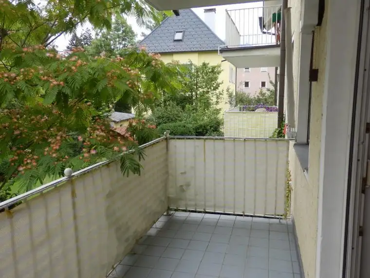 Helle 2-Zimmer-Eigentumswohnung mit großem Süd-Balkon in Salzburg