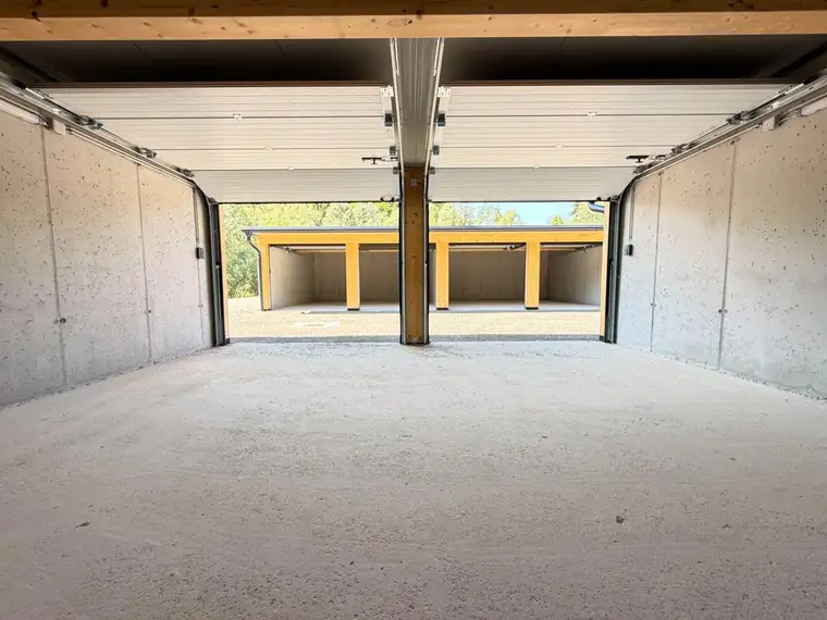 Doppelgaragen in Wünschendorf | Sicher. Flexibel. Großzügig
