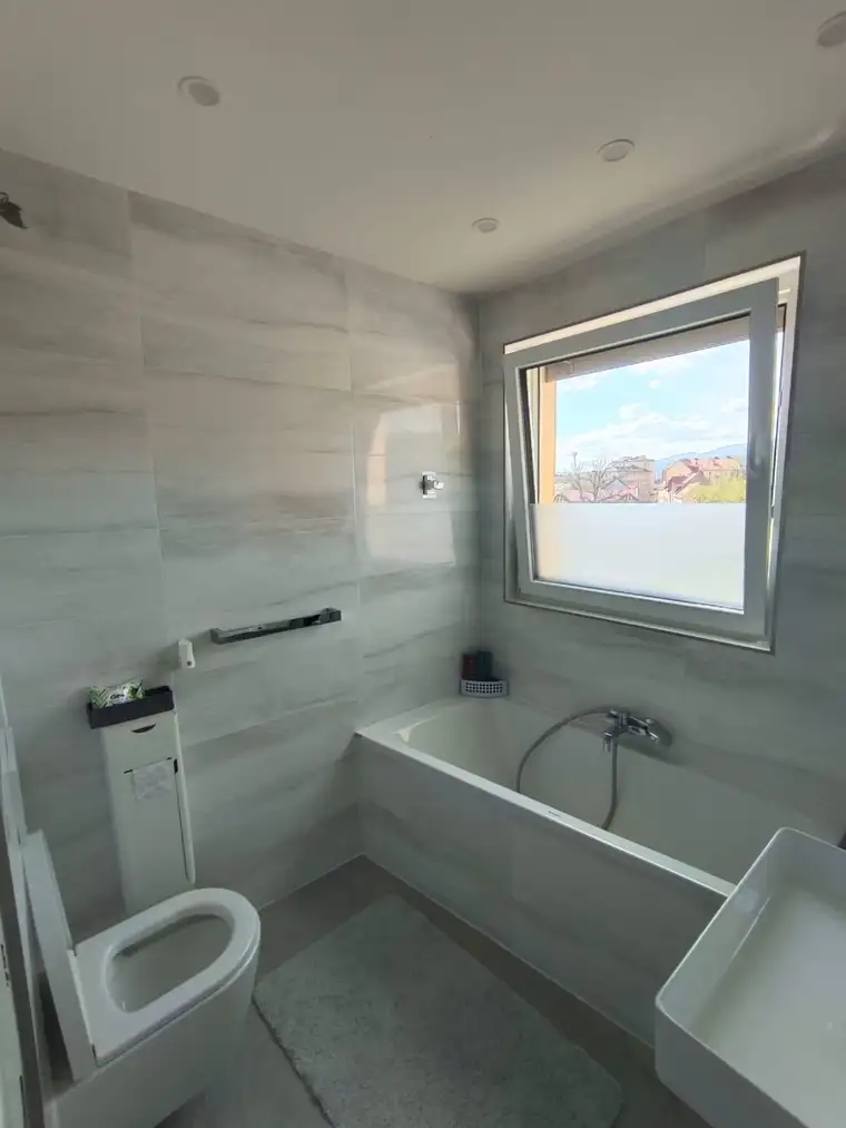 Helle 3-Zimmer-Eigentumswohnung mit renoviertem Bad, Balkon und Loggia