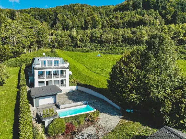 Haus mit Badeplatz, Boje, Infinity Pool und traumhaftem Seeblick (provisionsfrei)