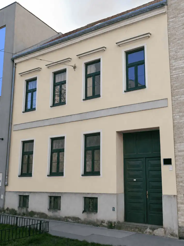 INVESTMENTCHANCE IN 1140 WIEN – ZINSHAUS MIT GROSSEM ENTWICKLUNGSPOTENZIAL