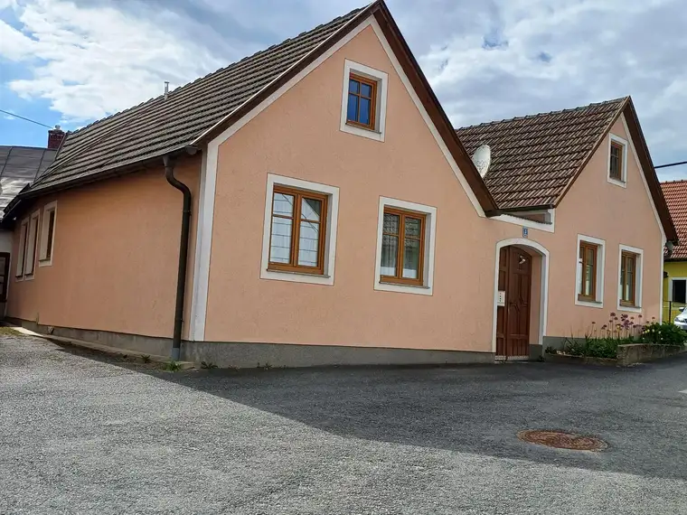 Wohnhaus mit 2 Wohneinheiten