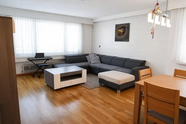 Dein neuer Traum? Großzügige 4-Zimmer-Wohnung im Stiglingen in bekannter Lage zum Verkauf!