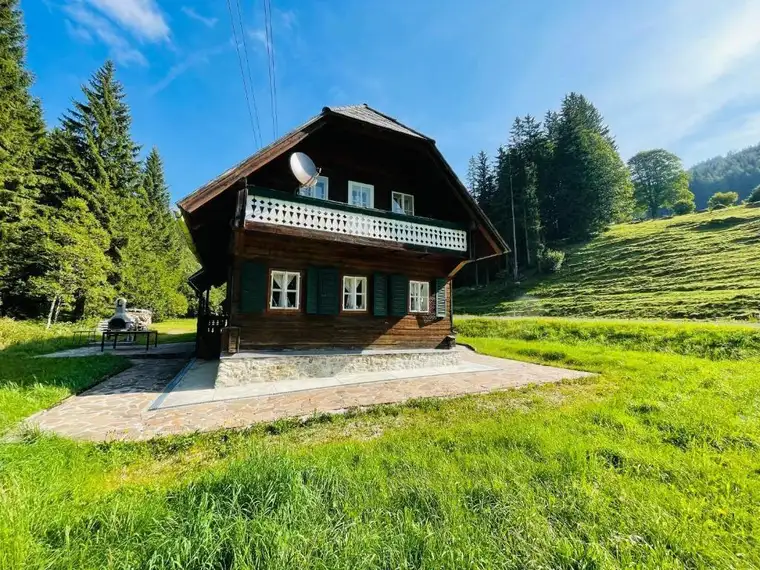 Historisches Chalet anno 1794 mit 1.344 m² Eigengrund &amp; Naturbach