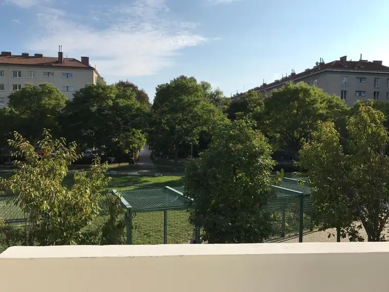 Sonnige 3-Zimmerwohnung + großer Balkon in gepflegter Wohnanlage mit viel Grünflächen