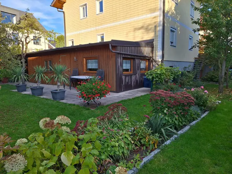 Mehrfamilienhaus mit 2 eigenständigen Wohnungen