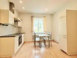 Moderne und geräumige Garconniere 10 Minuten von Villach