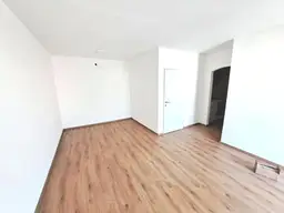 Zentrale und schöne 2-Zimmer Wohnung mit großer Loggia