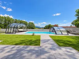 Wohnglück bei Himmelberg – hochwertig modernisiertes Familienhaus mit beheizbarem Pool, Sonnengarten &amp; Doppelgarage