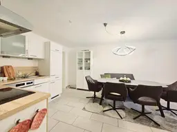Schöne und geräumige Erdgeschosswohnung auf dem Sonnenplateau der Künstlerstadt