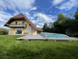 Traumhaftes Wohnen in Mattighofen: Haus mit Garten, Garage &amp; Pool