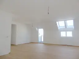 Top 12, Großzügige Wohnung mit Balkon 