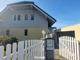 Großzügiges ELK-Haus mit Burgblick