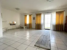 #2331 Vösendorf Hofseitig Wohnung, in charmantem 6 Parteien Haus mit Sanierungspotenzial